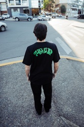 [031215H118] REMERA MC - VERDE